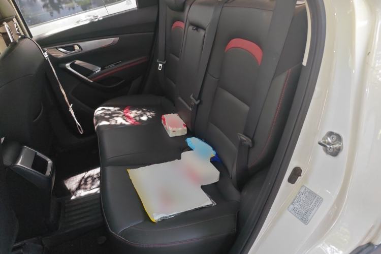 Used CHANGAN CS55 2019 1.5T Manual Colorful Model China VI Standard Left Rear Seat