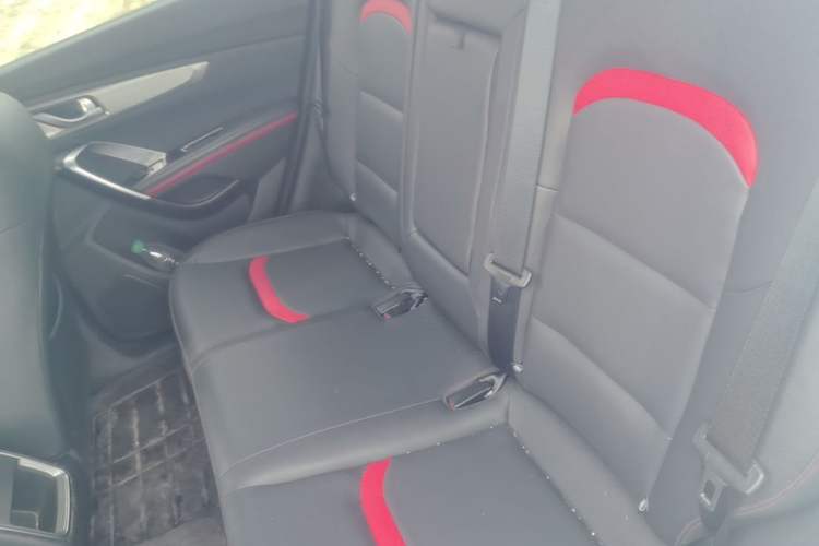 Used CHANGAN CS55 2019 1.5T Manual Colorful Model China VI Standard Left Rear Seat