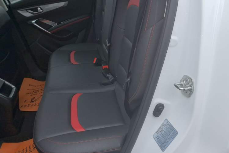 Used CHANGAN CS55 2019 1.5T Manual Colorful Model China VI Standard Left Rear Seat