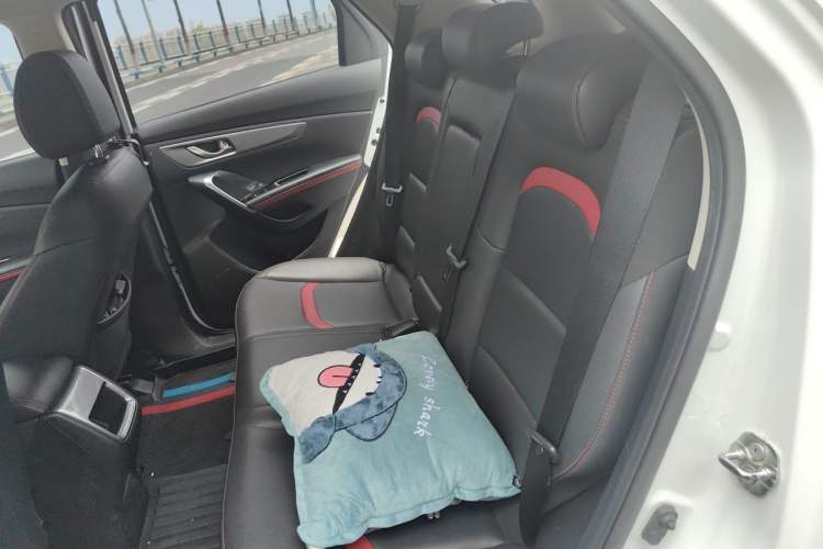 Used CHANGAN CS55 2019 1.5T Manual Colorful Model China VI Standard Left Rear Seat
