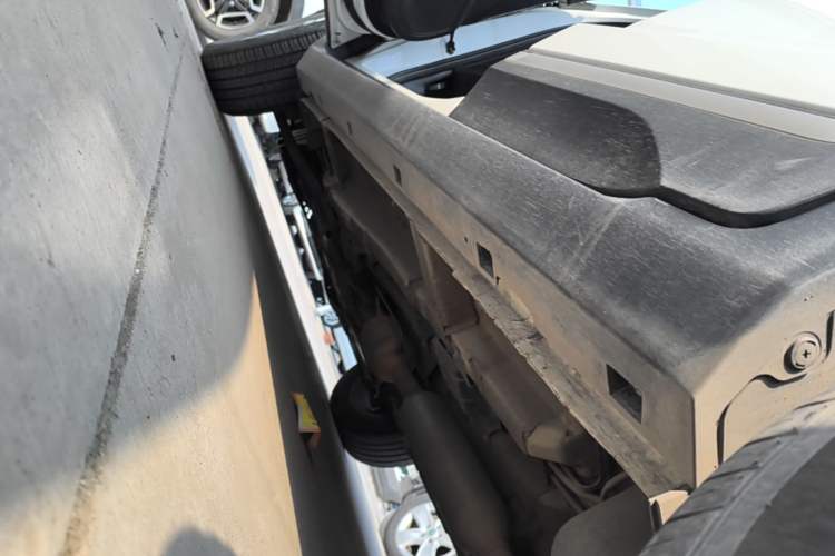 Used CHANGAN CS55 2019 1.5T Manual Colorful Model China VI Standard Left Side Sill