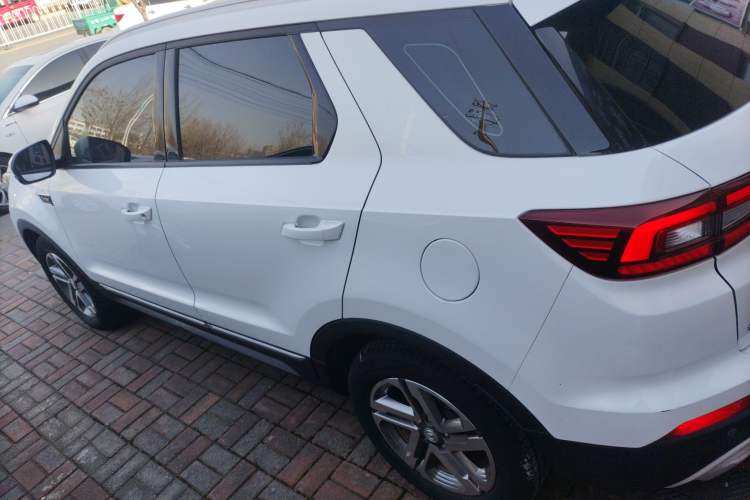 Used CHANGAN CS55 2019 1.5T Manual Colorful Model China VI Standard Left Side