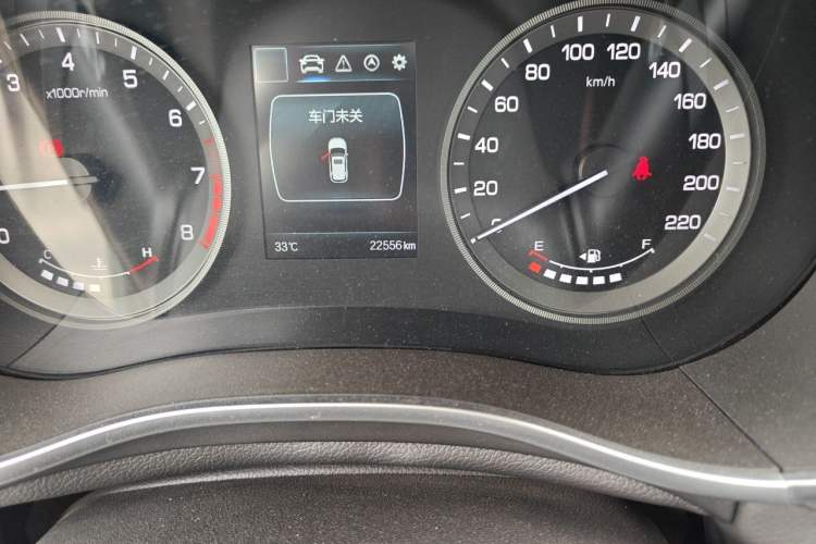 Used CHANGAN CS55 2019 1.5T Manual Colorful Model China VI Standard Odometer Close Up