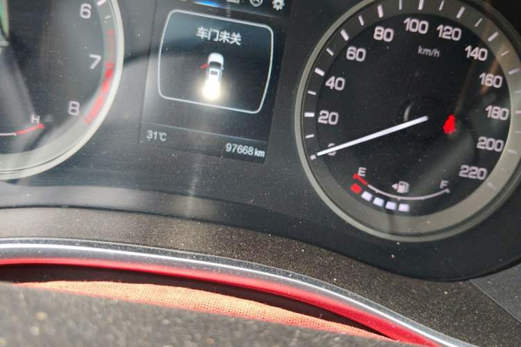 Used CHANGAN CS55 2019 1.5T Automatic Colorful Edition China VI Standard Odometer Close Up
