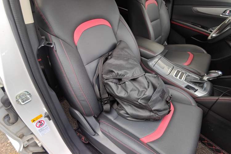 Used CHANGAN CS55 2019 1.5T Automatic Colorful Edition China VI Standard Right Front Seat