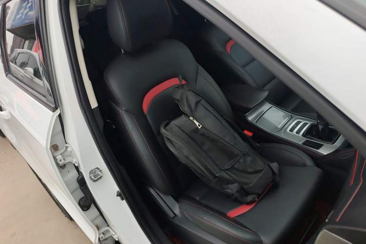 Used CHANGAN CS55 2019 1.5T Manual Colorful Model China VI Standard Right Front Seat