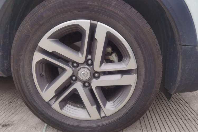 Used CHANGAN CS55 2019 1.5T Automatic Colorful Edition China VI Standard Right Front Wheel Hub