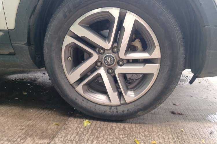 Used CHANGAN CS55 2019 1.5T Automatic Colorful Edition China VI Standard Right Front Wheel Hub