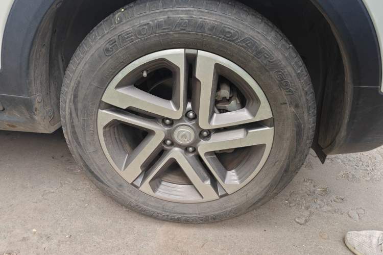 Used CHANGAN CS55 2019 1.5T Manual Colorful Model China VI Standard Right Front Wheel Hub