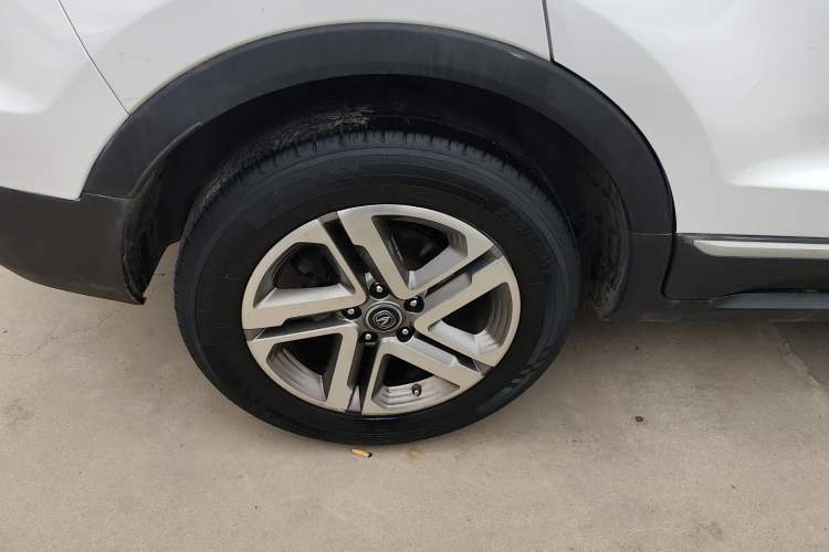 Used CHANGAN CS55 2019 1.5T Manual Colorful Model China VI Standard Right Rear Wheel Hub