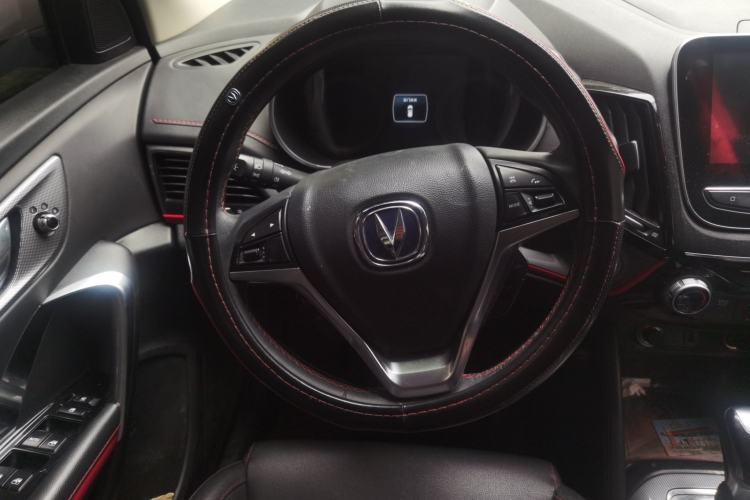 Used CHANGAN CS55 2019 1.5T Automatic Colorful Edition China VI Standard Steering Wheel