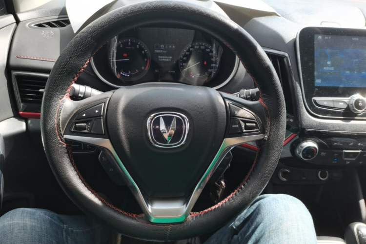 Used CHANGAN CS55 2019 1.5T Manual Colorful Model China VI Standard Steering Wheel