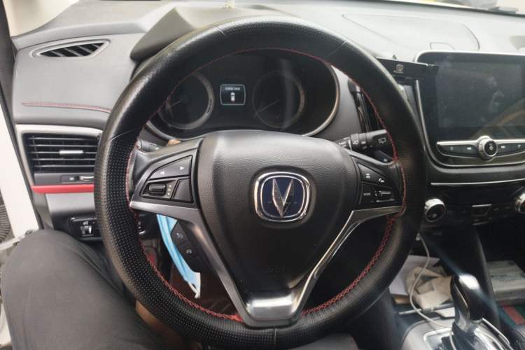 Used CHANGAN CS55 2019 1.5T Automatic Colorful Edition China VI Standard Steering Wheel