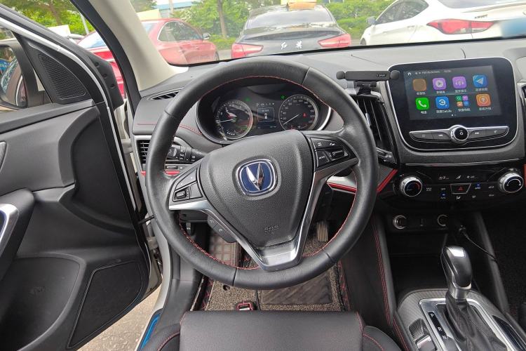Used CHANGAN CS55 2019 1.5T Automatic Colorful Edition China VI Standard Steering Wheel