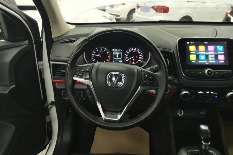 Used CHANGAN CS55 2019 1.5T Automatic Colorful Edition China VI Standard Steering Wheel