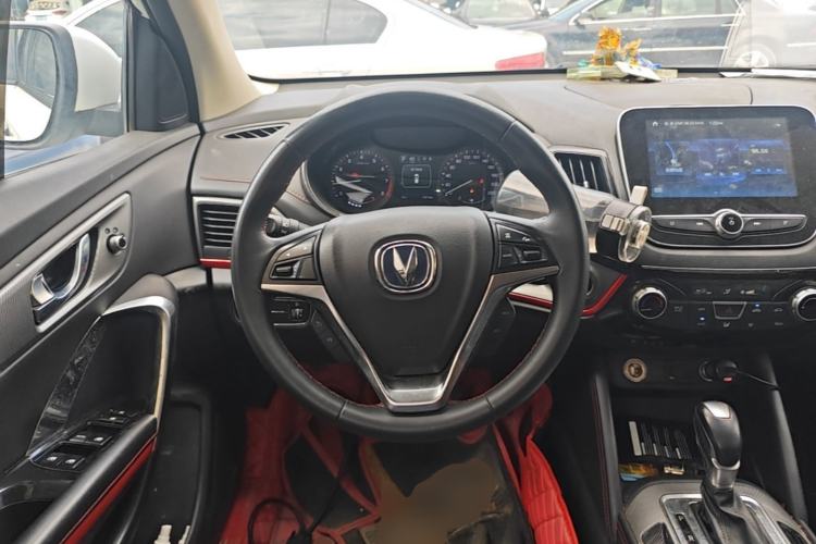 Used CHANGAN CS55 2019 1.5T Automatic Colorful Edition China VI Standard Steering Wheel