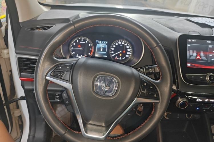 Used CHANGAN CS55 2019 1.5T Manual Colorful Model China VI Standard Steering Wheel