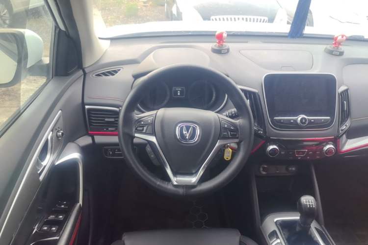 Used CHANGAN CS55 2019 1.5T Manual Colorful Model China VI Standard Steering Wheel
