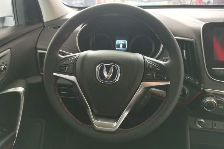 Used CHANGAN CS55 2019 1.5T Automatic Colorful Edition China VI Standard Steering Wheel