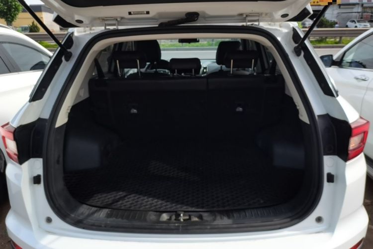 Used CHANGAN CS55 2019 1.5T Manual Colorful Model China VI Standard Trunk