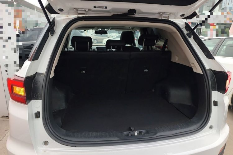 Used CHANGAN CS55 2019 1.5T Manual Colorful Model China VI Standard Trunk