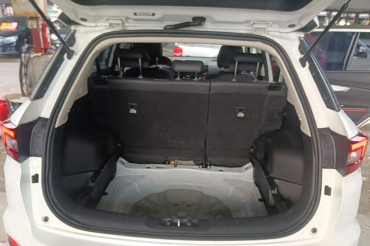 Used CHANGAN CS55 2019 1.5T Automatic Colorful Edition China VI Standard Trunk