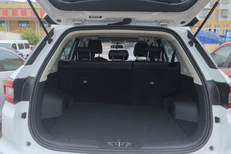 Used CHANGAN CS55 2019 1.5T Manual Colorful Model China VI Standard Trunk