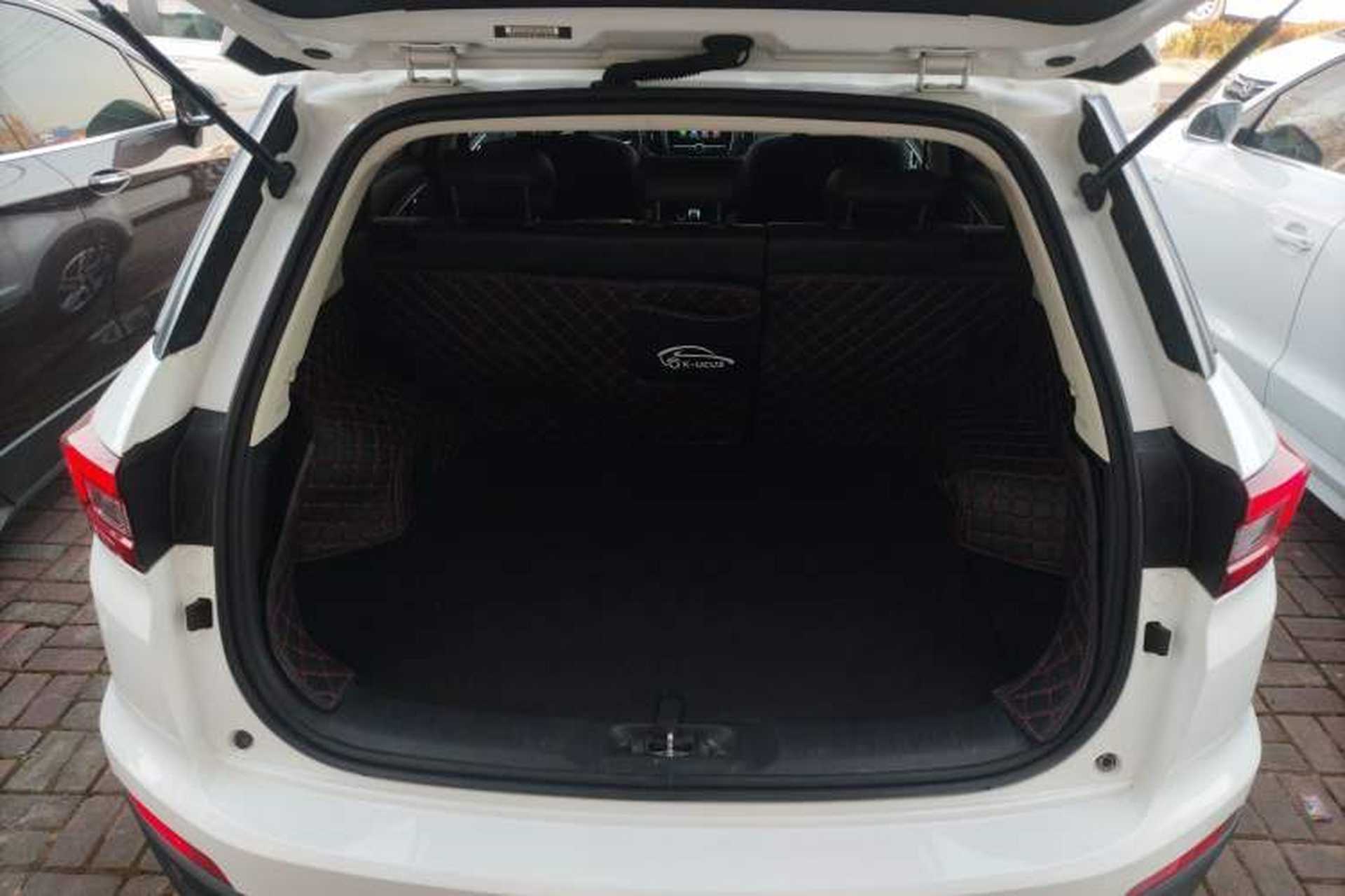 Used CHANGAN CS55 2019 1.5T Manual Colorful Model China VI Standard Trunk