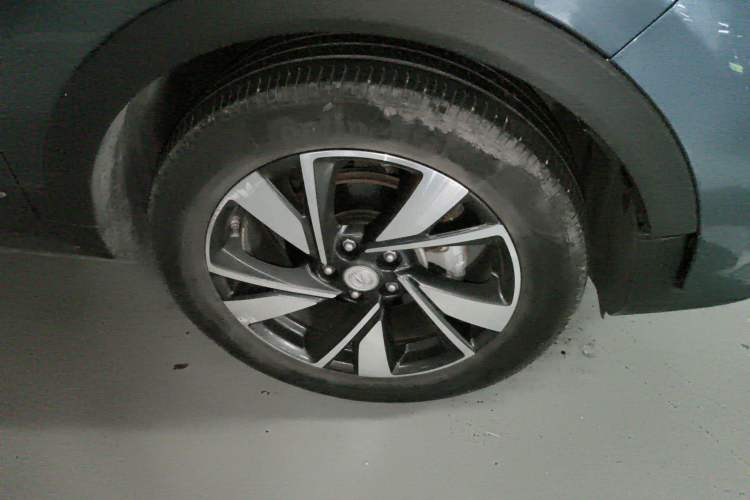 Used CHANGAN CS55 Electric Version 2020 Ultra-Long Range Luxury Edition Right Front Wheel Hub