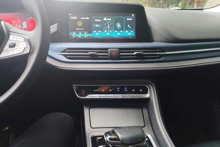 Used CHANGAN CS55 Electric Version 2020 Standard Range Smart Enjoyment Version Audio And AC Panel