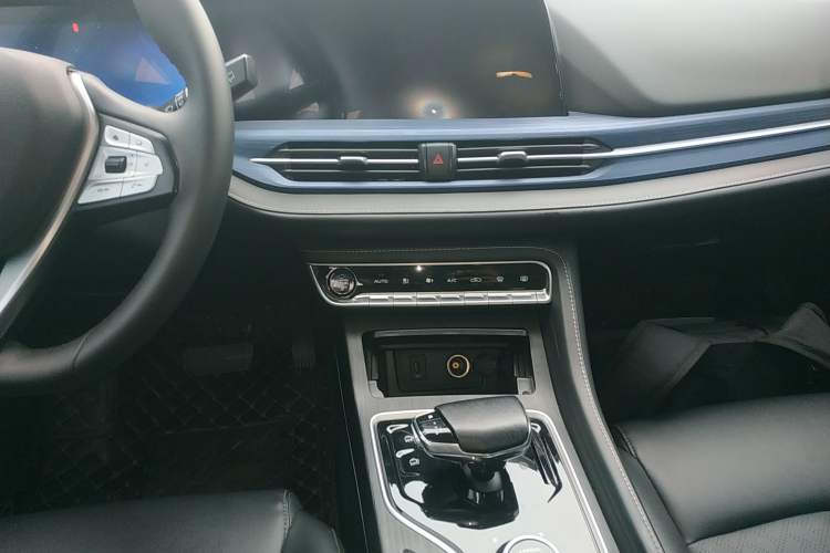 Used CHANGAN CS55 Electric Version 2020 Standard Range Smart Enjoyment Version Audio And AC Panel