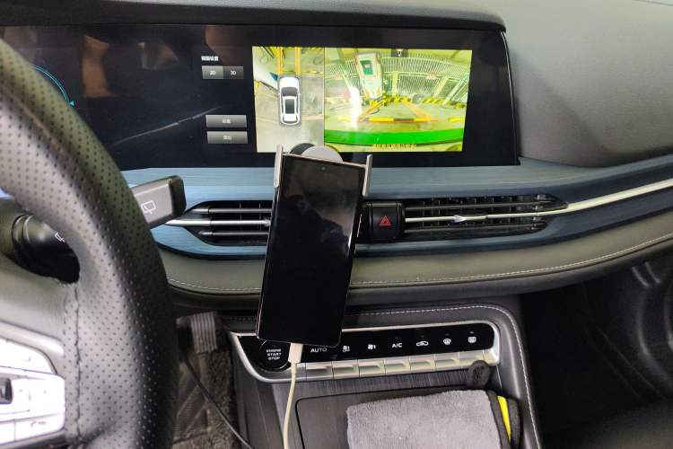 Used CHANGAN CS55 Electric Version 2020 Ultra-Long Range Luxury Edition Audio And AC Panel