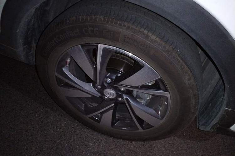 Used CHANGAN CS55 Electric Version 2020 Ultra-Long Range Smart Enjoyment Edition Right Front Wheel Hub