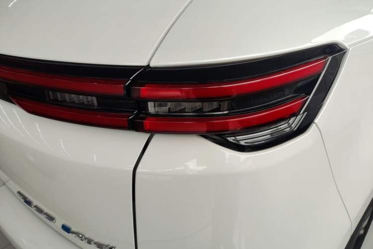 Used CHANGAN CS55 Electric Version 2020 Standard Range Smart Enjoyment Version Right Rear Taillight