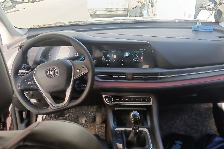 Used CHANGAN CS55PLUS 2020 1.5T Manual Colorful Model Center Console