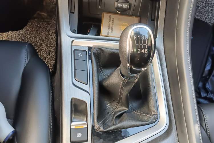 Used CHANGAN CS55PLUS 2020 1.5T Manual Colorful Model Gear Lever