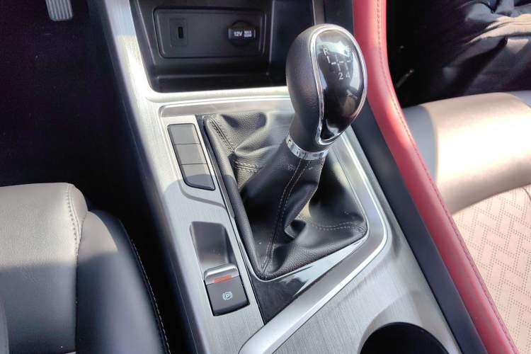 Used CHANGAN CS55PLUS 2022 Blue Whale Edition 1.5T Manual Luxury Model Gear Lever