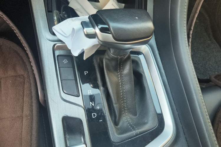 Used CHANGAN CS55PLUS 2020 1.5T Automatic Colorful Model Gear Lever