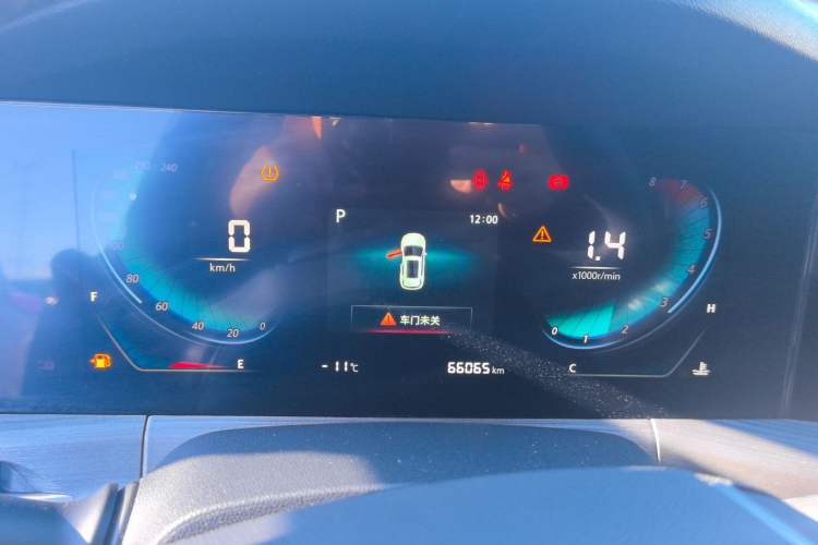 Used CHANGAN CS55PLUS 2020 1.5T Automatic Colorful Model Odometer Close Up