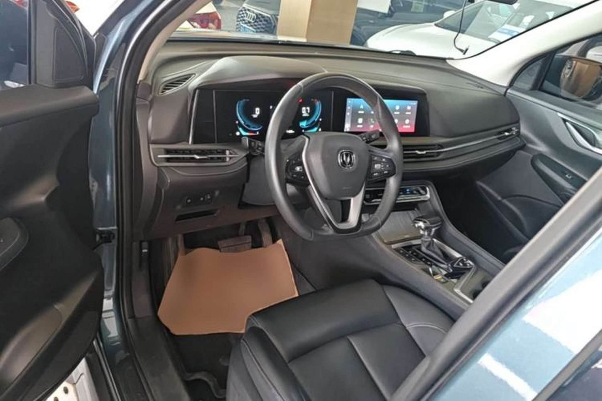 Used CHANGAN CS55PLUS 2020 1.5T Automatic Xuan Dong Edition Center Console