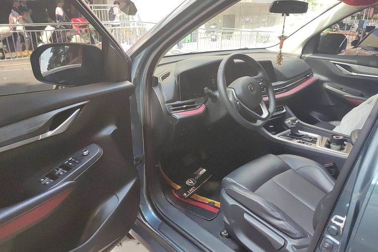 Used CHANGAN CS55PLUS 2020 1.5T Automatic Colorful Model Interior 3
