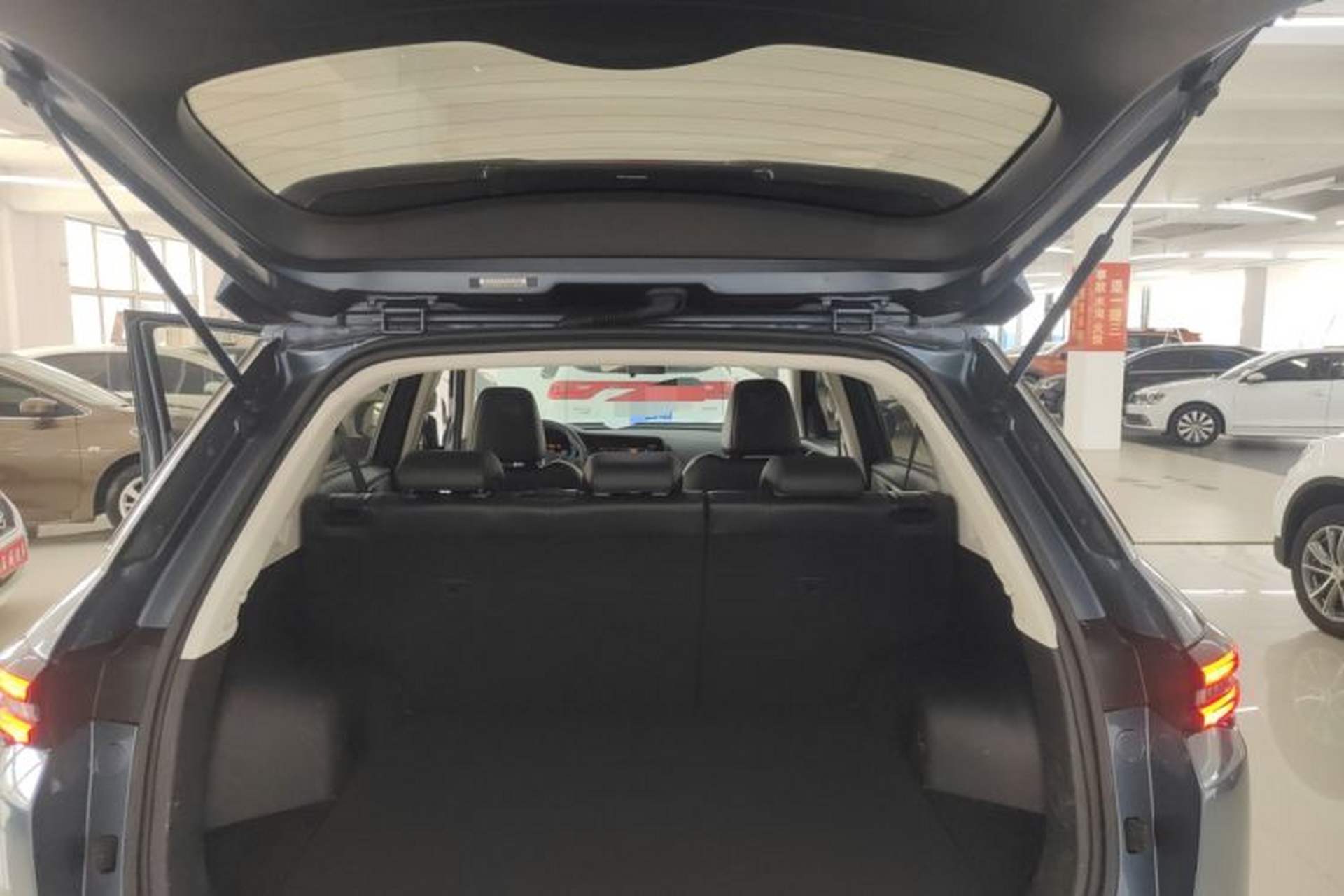 Used CHANGAN CS55PLUS 2020 1.5T Automatic Colorful Model Trunk