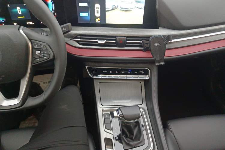Used CHANGAN CS55PLUS 2020 1.5T Automatic Colorful Model Gear Lever