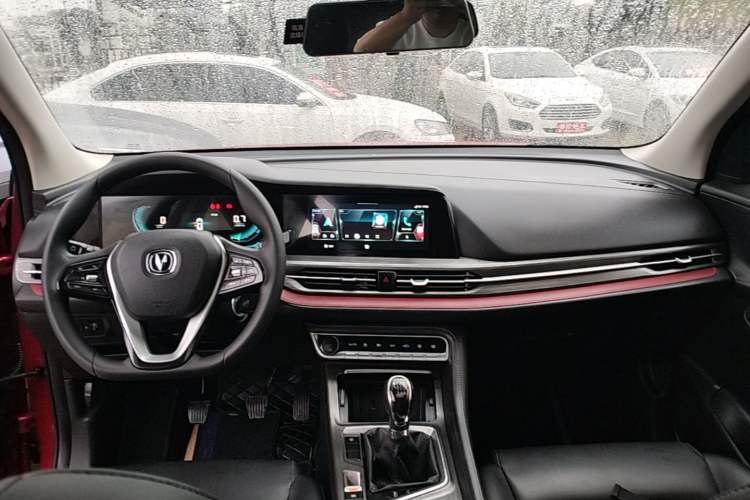 Used CHANGAN CS55PLUS 2020 1.5T Manual Colorful Model Center Console