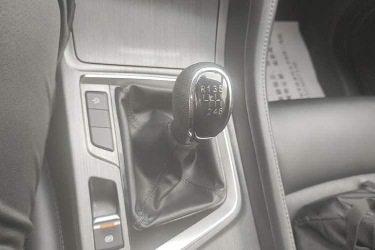 Used CHANGAN CS55PLUS 2020 1.5T Manual Colorful Model Gear Lever