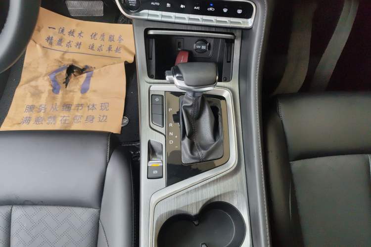 Used CHANGAN CS55PLUS 2020 1.5T Automatic Colorful Model Gear Lever