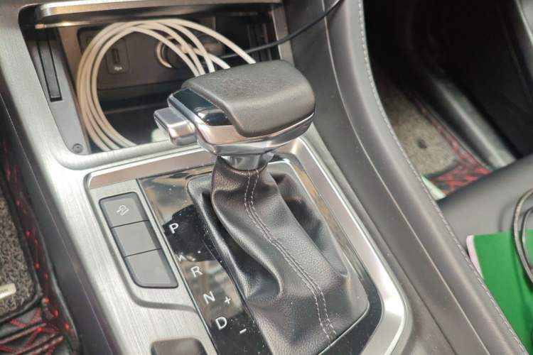 Used CHANGAN CS55PLUS 2020 1.5T Automatic Colorful Model Gear Lever