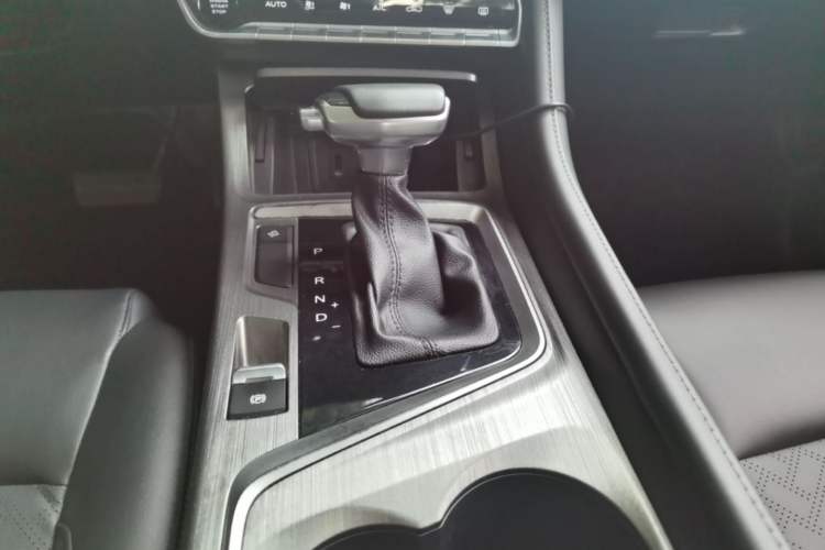 Used CHANGAN CS55PLUS 2020 1.5T Automatic Colorful Model Gear Lever