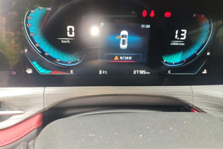 Used CHANGAN CS55PLUS 2020 1.5T Automatic Colorful Model Odometer Close Up