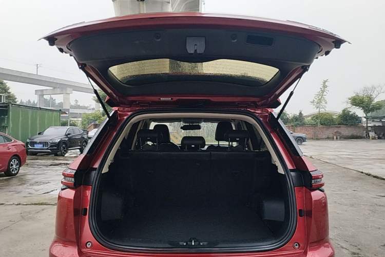 Used CHANGAN CS55PLUS 2020 1.5T Manual Colorful Model Trunk
